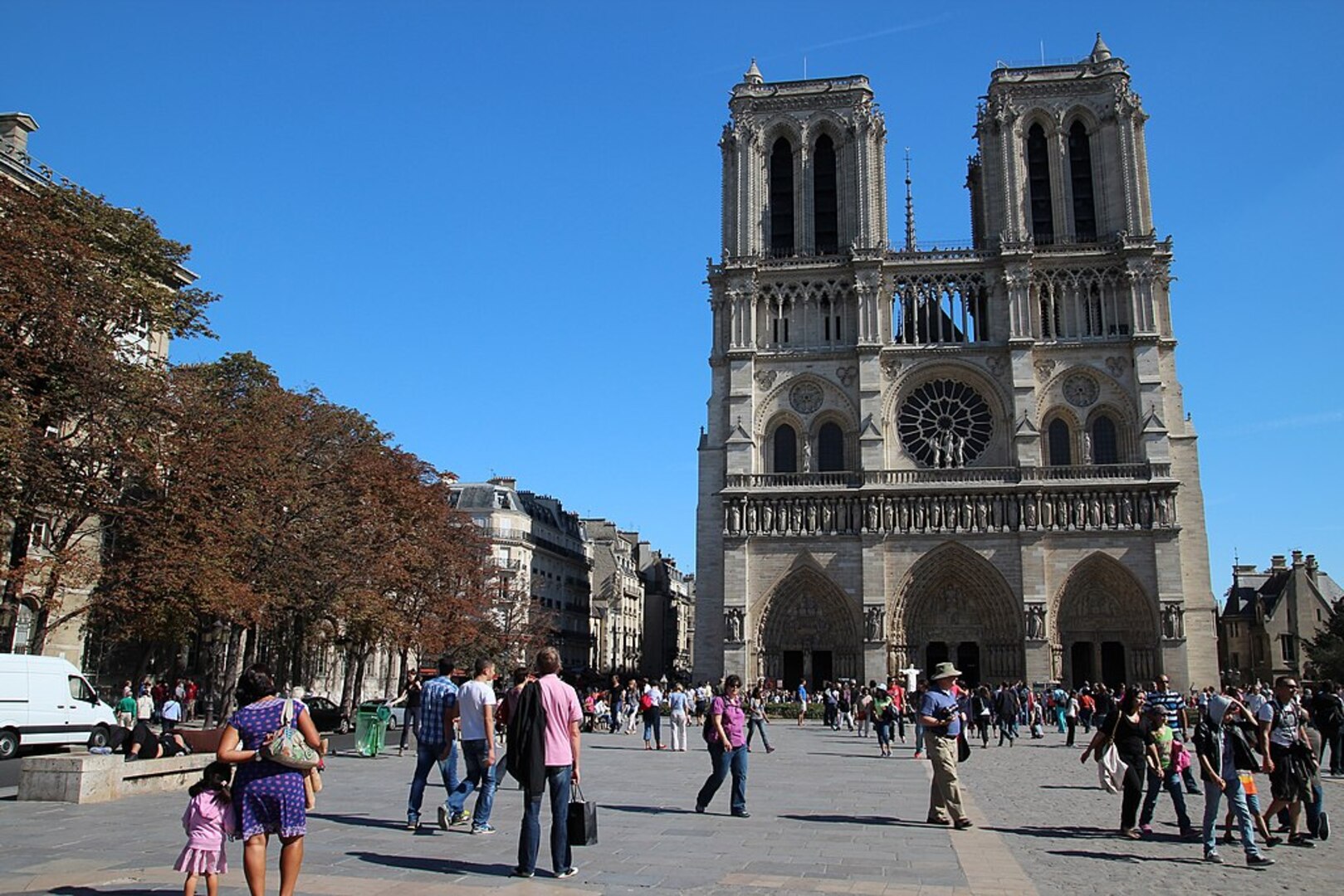 Historic Parvis Notre-Dame square on Île de la Cité